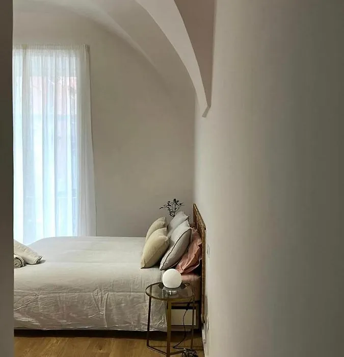 La finestra su Chiaia-1